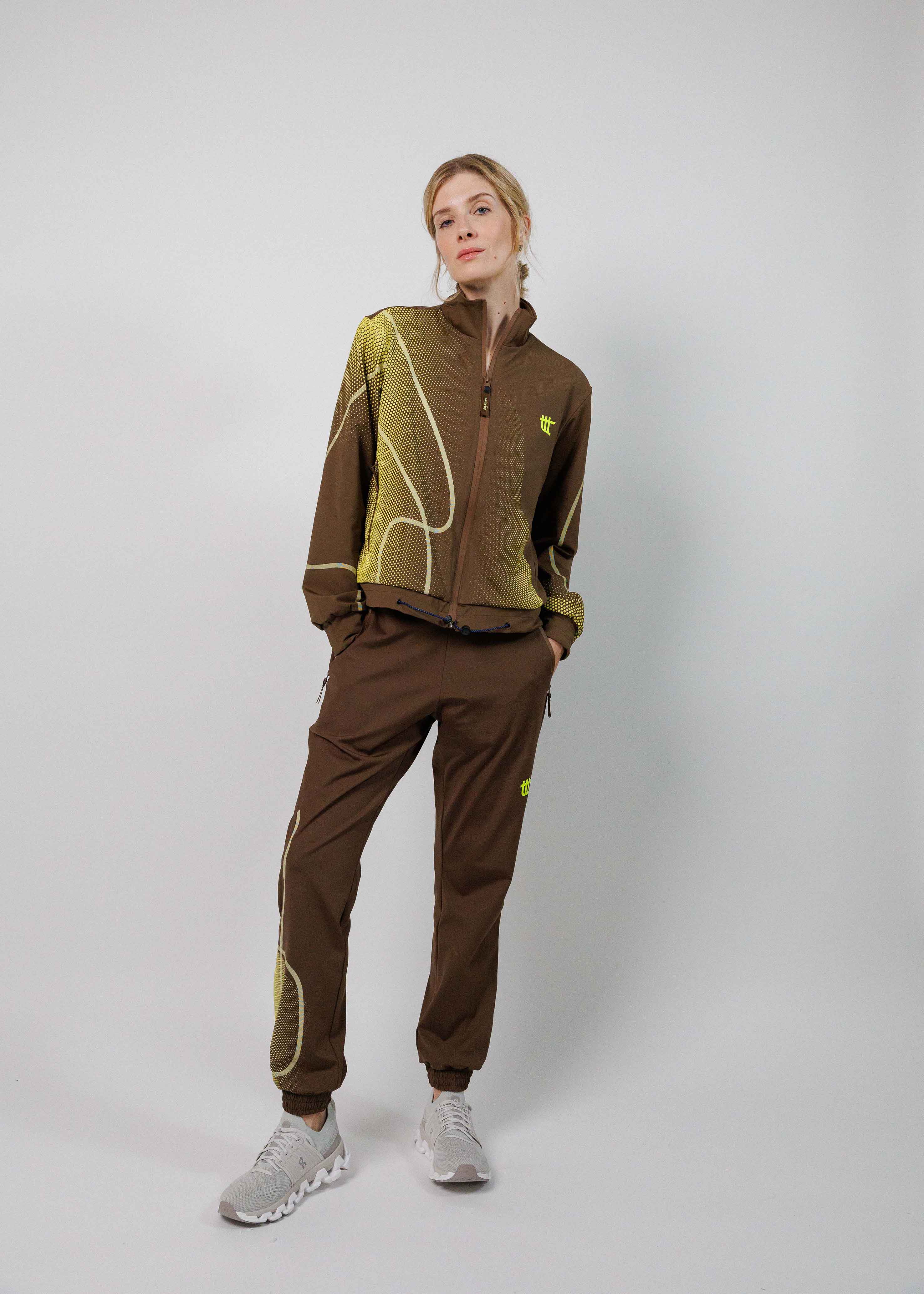 Pace Track Jacket Brown