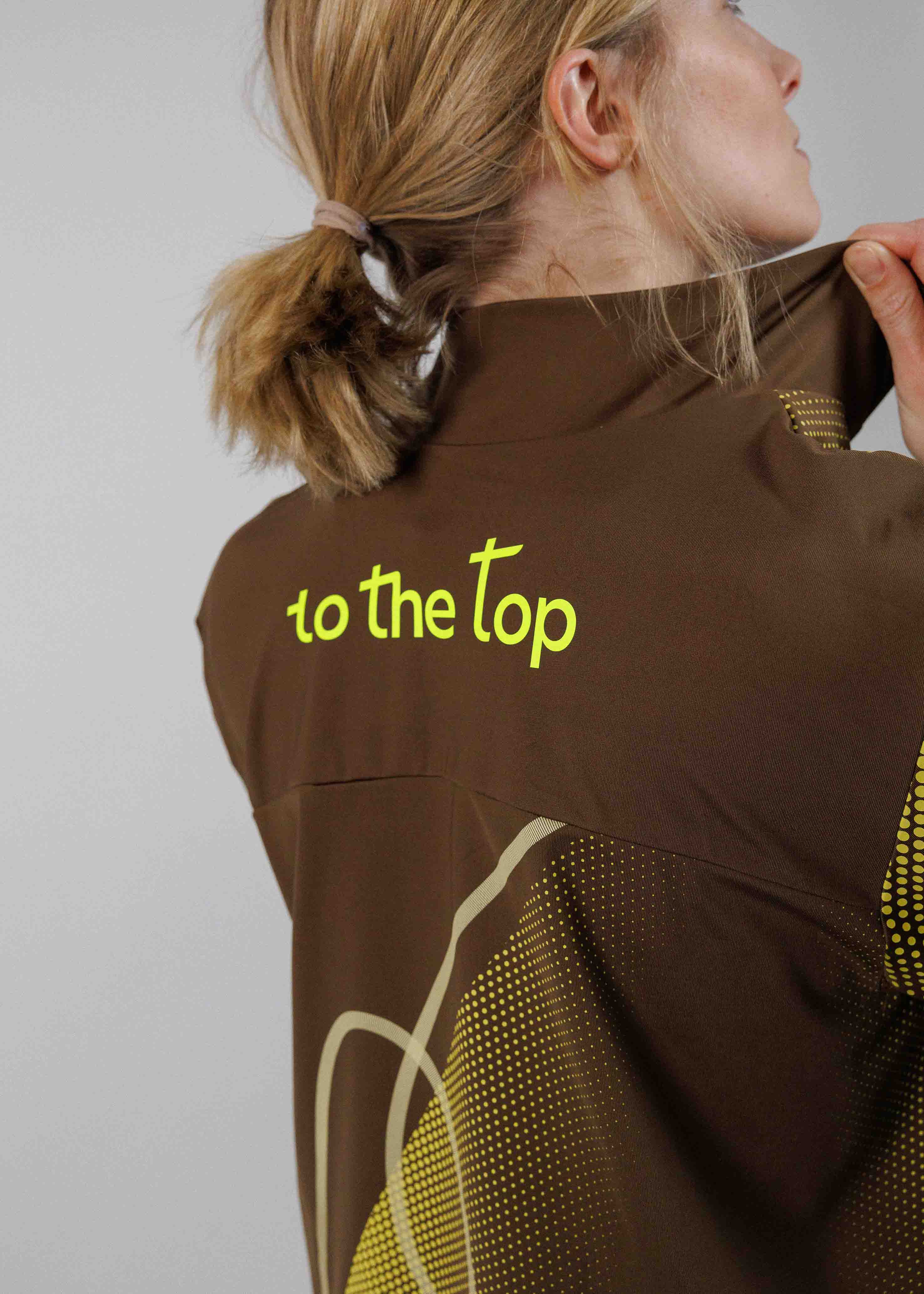 Pace Track Jacket Brown