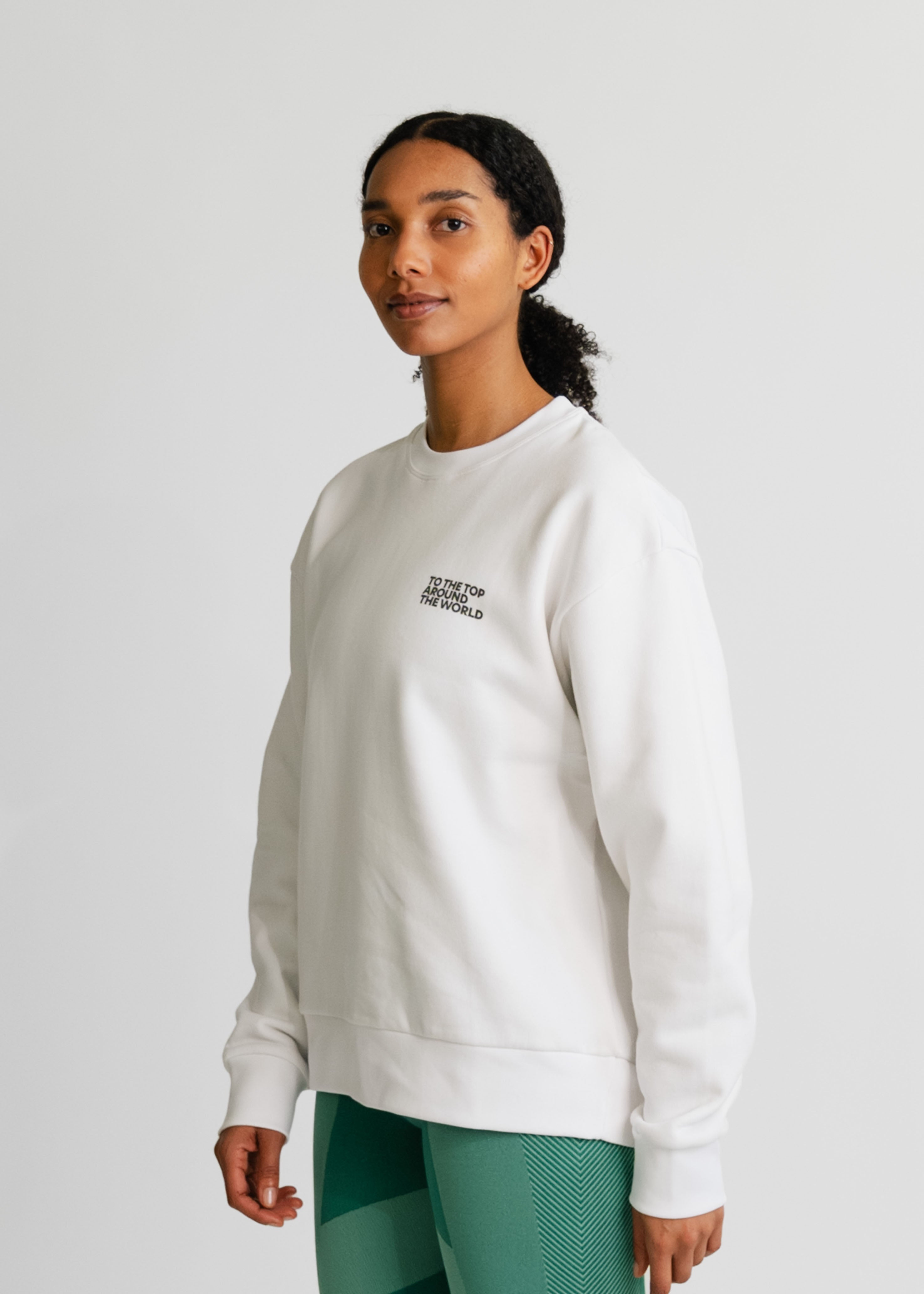 Sweater to the top Around The World